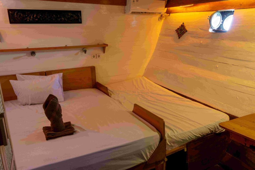 Comfort Shared Premium Triple Room Sehat Elona Phinisi Room