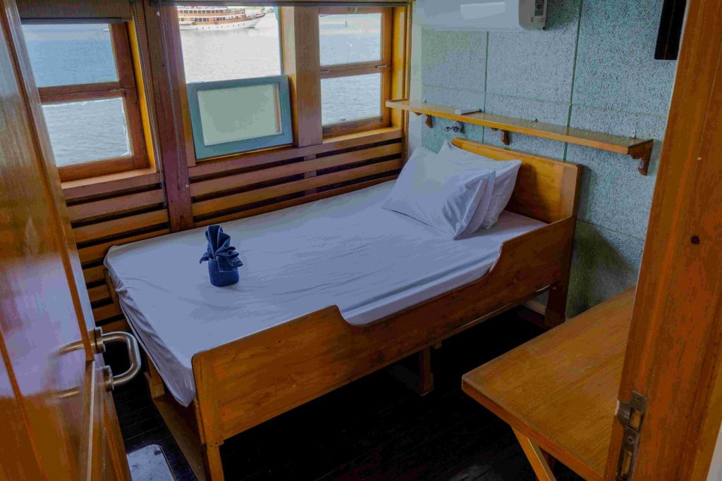 Private Comfort Sehat Elona Boat Phinisi